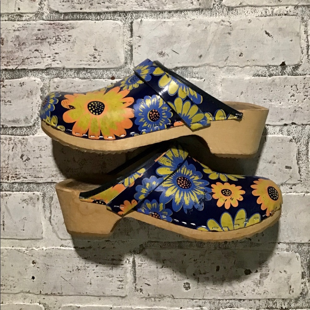 SWEDISH Spring CLOGS